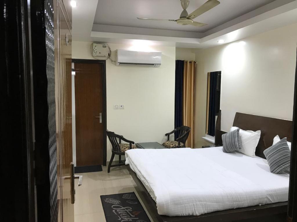 Adb Rooms Udhav Palace Nové Dillí Exteriér fotografie